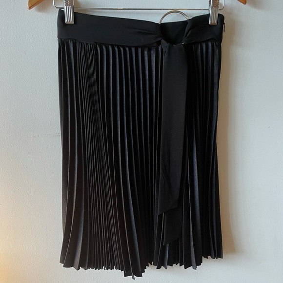 3.1 Philip lim pleated skirt with ring detail - Picture 1 of 3